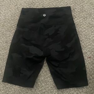 Align High Rise Shorts- 6” inseam black camo